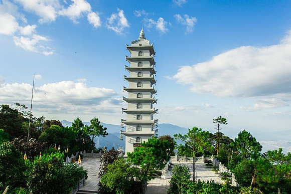 16-diem-song-ao-tuyet-voi-tren-khu-du-lich-ba-na-hills-amazingthingsinvietnam.-.