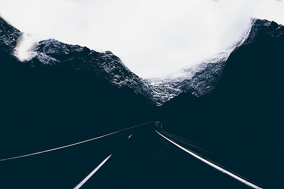 pexels-gabriel-peter-696680